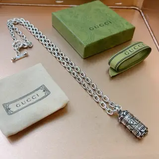 GucciThe latest Gucci necklace with a higher grade chain