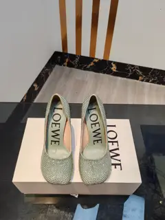 Women’s shoes