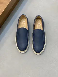 Tod’s Tod’s men’s leather loafers