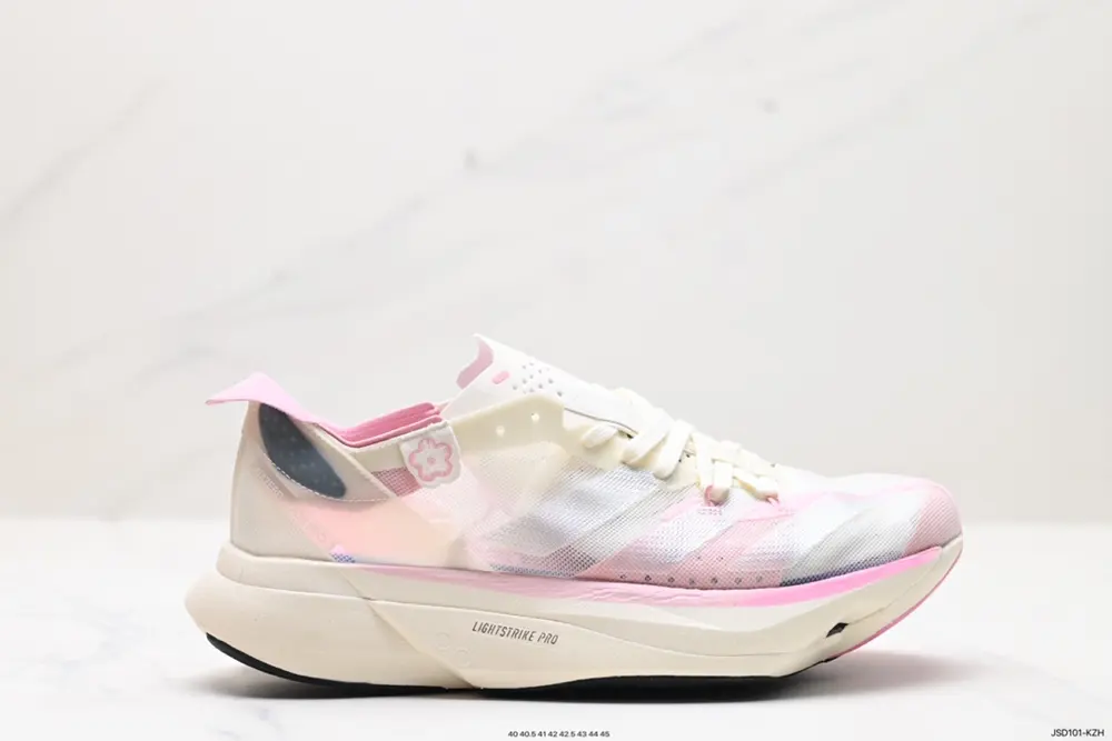 Adidas uses double-layer breathable mesh + Flywire dynamic flying wire binding upper