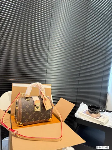 Louis Vuitton Speedy