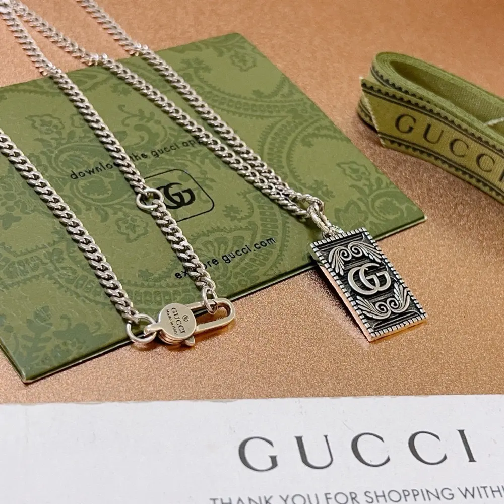 The latest Gucci necklace with a higher-end chain