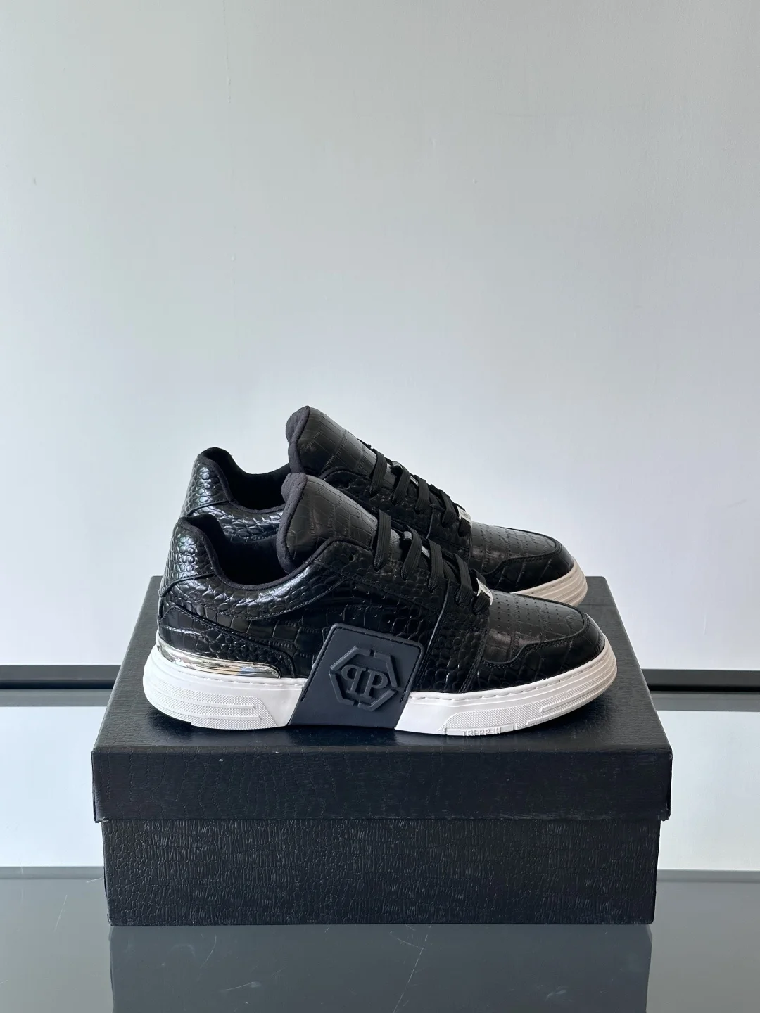 PHILIPP PLEIN trendy men’s low-top sneakers
