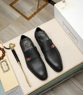 Gucci official website dress shoes Italy imported cowhide + top imported water-dyed cowhide