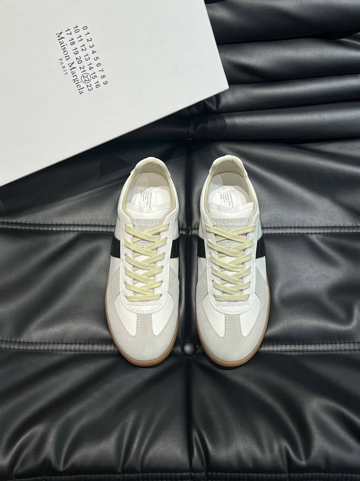 Maison Margiela MM6 Retro Derby Shoes This replica is a leather-stitched Derby shoe. The