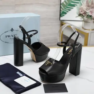 Women’s shoes