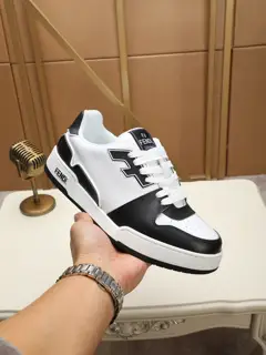 Fendi casual shoes and sneakers are the original replicas of the official website. The upper