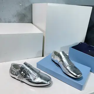 Prada New Brogue Tassel Retro Loafers Single Shoes Slippers Series