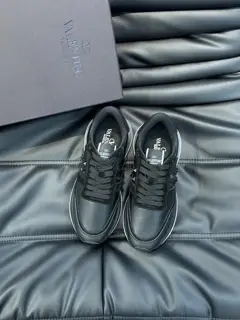 Valentino men’s casual sports shoes