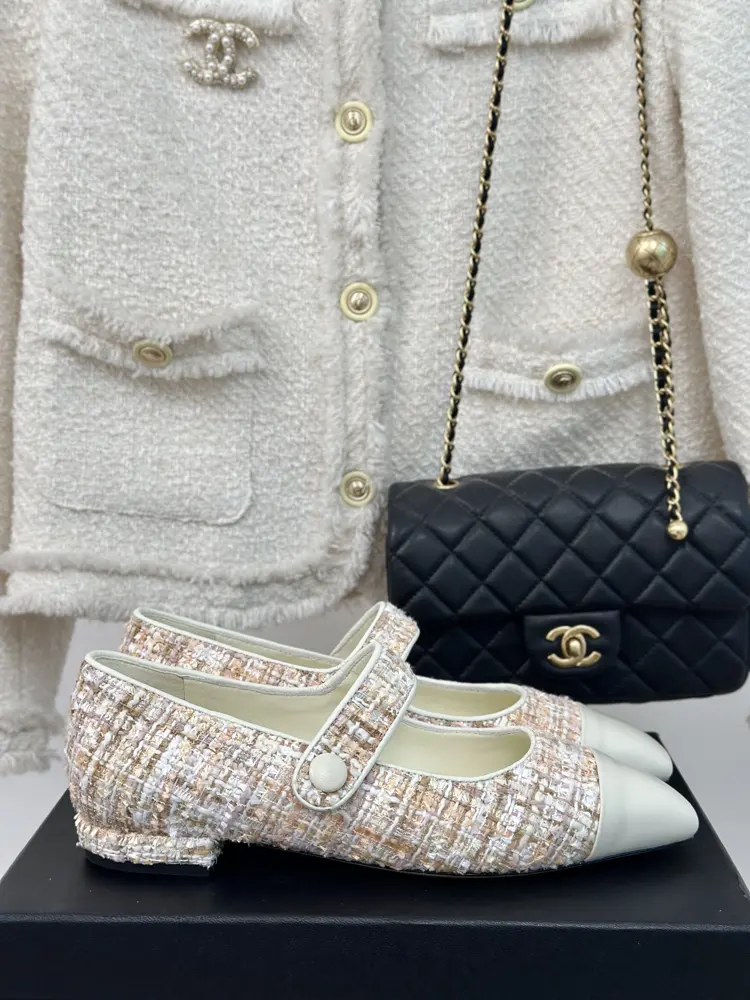 Chanel classic color-blocked Mary Jane shoes