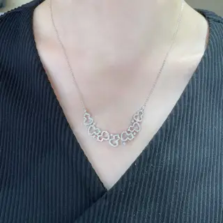 Qeelin Qilin Seven Gourd Necklace Because of the gourd vines