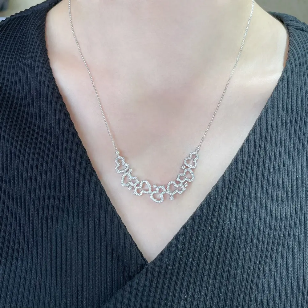 Qeelin Qilin Seven Gourd Necklace Because of the gourd vines