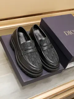 Dior classic loafers Sold simultaneously at the counter