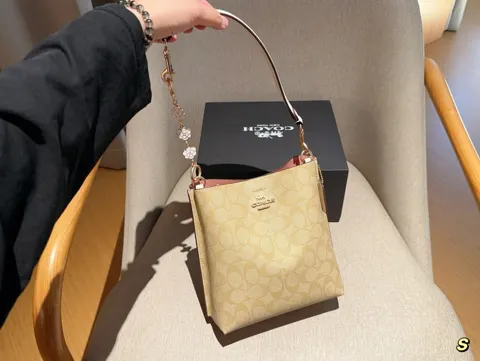 COACH Bucket Bag