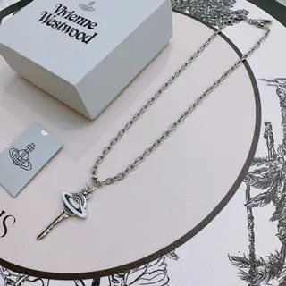 Vivienne Westwood Classic Large Saturn Necklace
