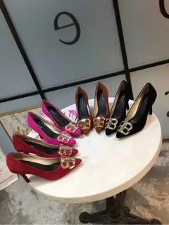 Super popular [Balenciaga] Balenciaga recommends a super feminine style