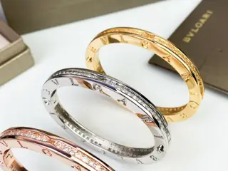 Bvlgari single row diamond bracelet Upgraded original buckle