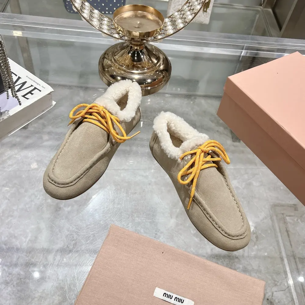 Miu Miu Miu Spring and Summer new British style lace-up white shoes casual shoes