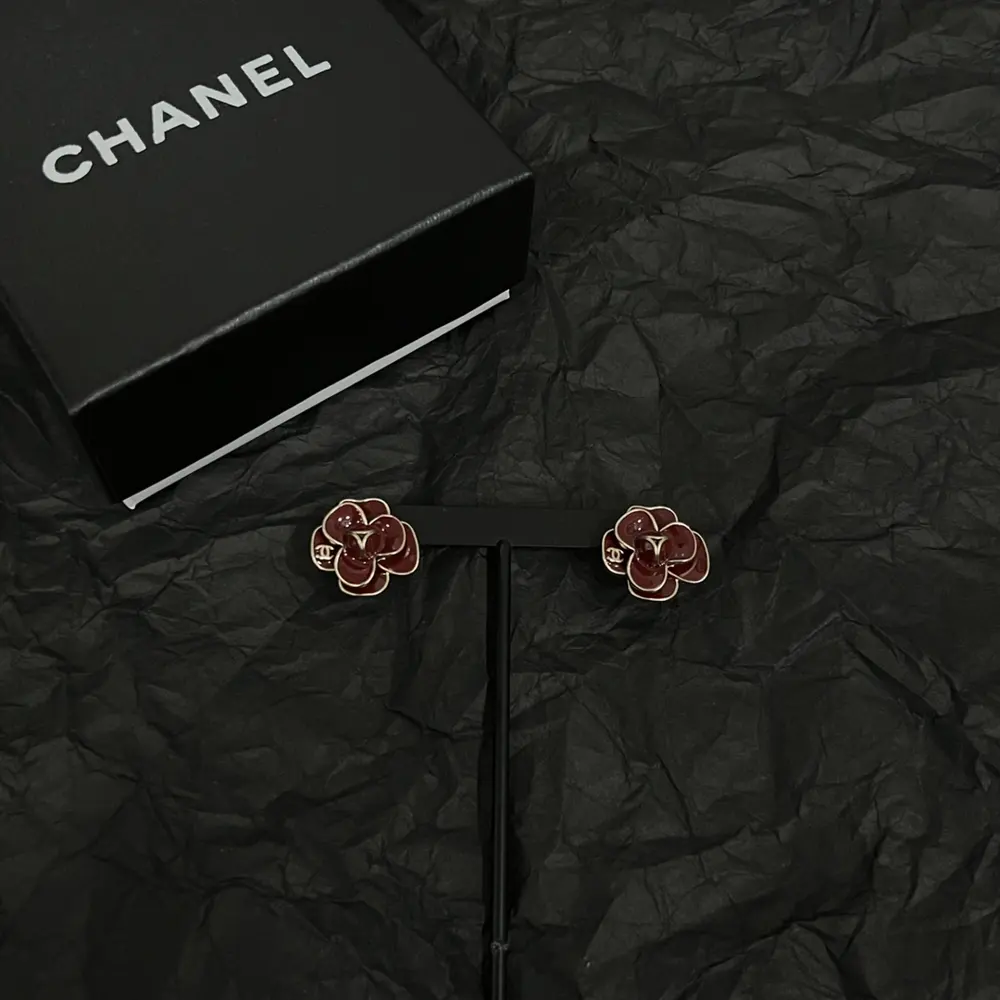 Chanel second-hand earrings