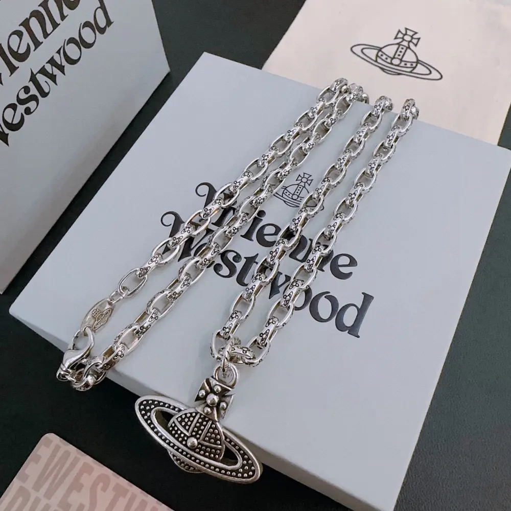 Vivienne Westwood Classic Large Saturn Necklace