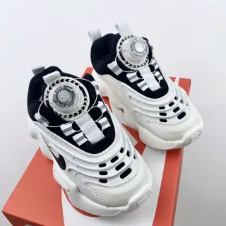 Nike big eye rotating button children’s shoes