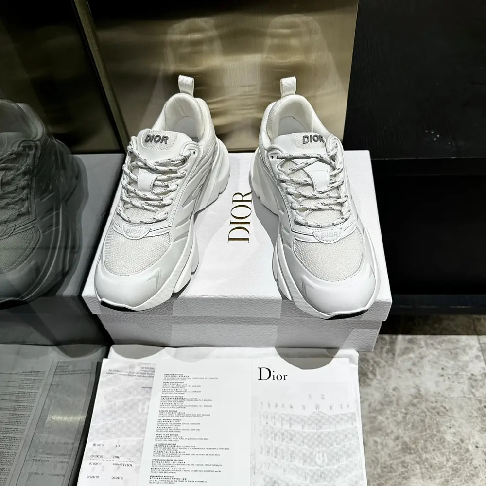 The C ‘ est Dior sneaker is a bold and stylish statement. Carefully crafted