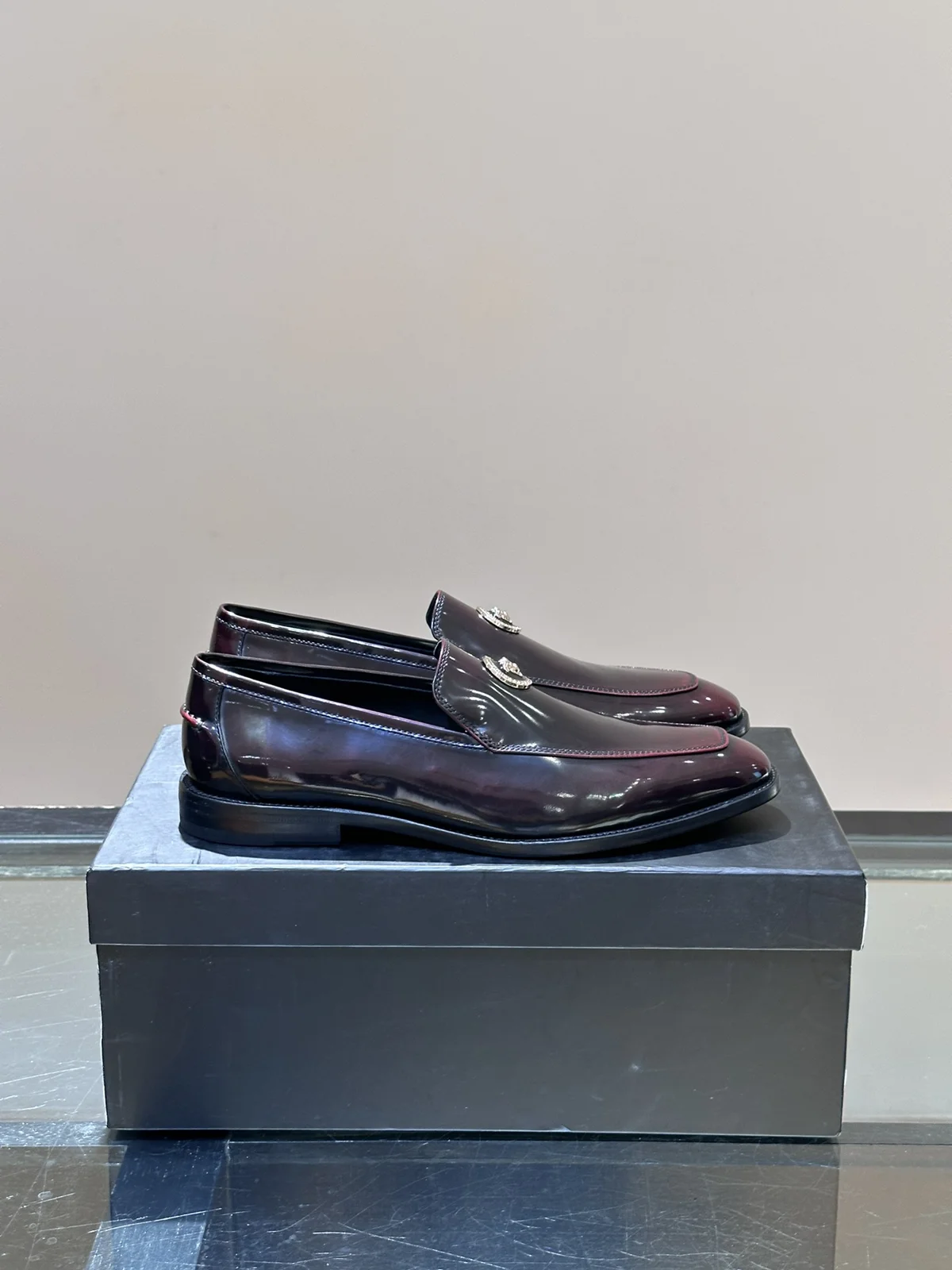 Versace classic men’s business shoes with leather soles