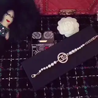 Chanel round pearl bracelet