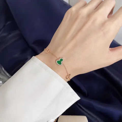 Qeelin Kirin Green Gourd Bracelet Gourd is homophonic to “Fu Lu”