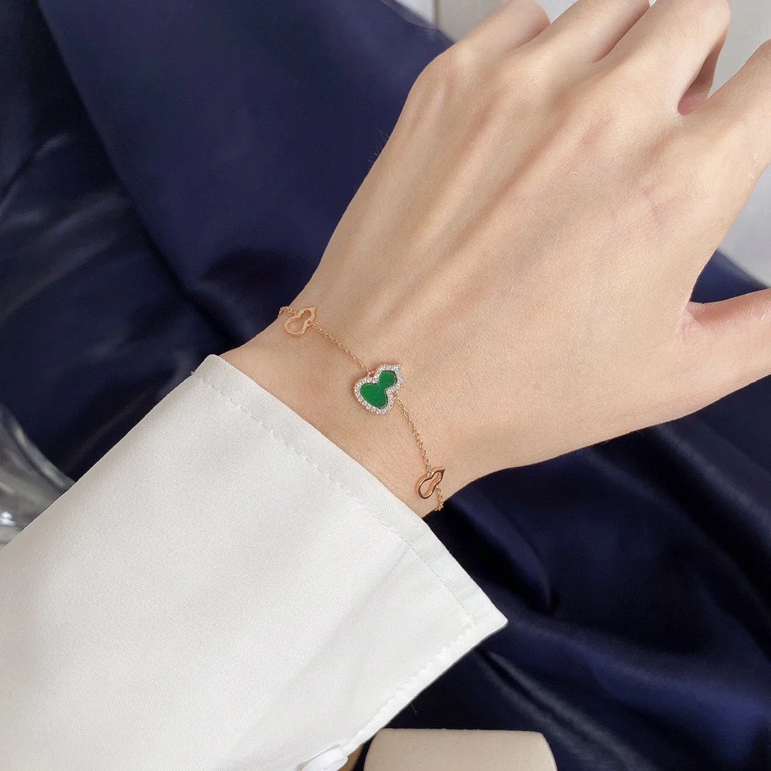 Qeelin Kirin Green Gourd Bracelet Gourd is homophonic to “Fu Lu”