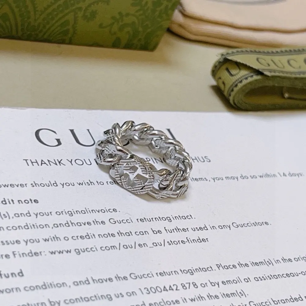 The latest Gucci ring with a higher grade. The same style as celebrities. Anger Forest