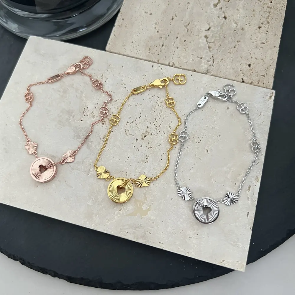 Gucci new ICON series hollow heart-shaped pendant love bracelet