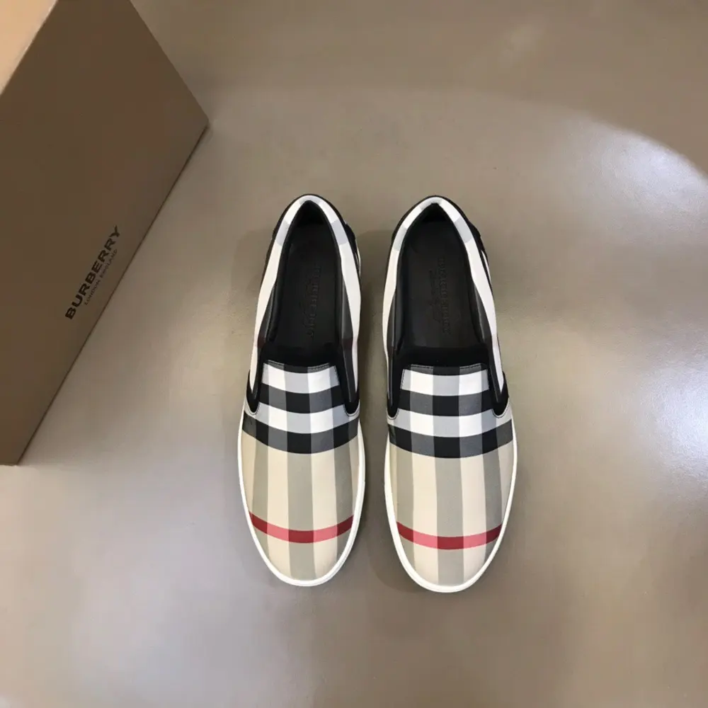 Burberry’s classic low-top sneaker for men