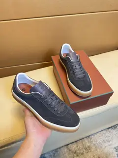 Brunello Cucinelli low-top sneakers Classic yarns inspire the sophistication and sporty