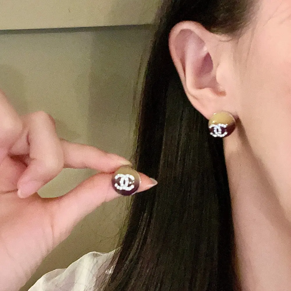 Chanel second-hand double C earrings