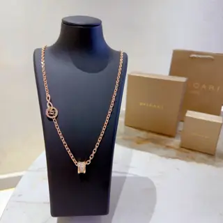 Bvlgari DIVAS’ DREAM series is in perfect condition and has invincible details. The unique