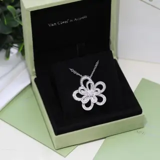 Van Cleef & Arpels Large Flower Necklace