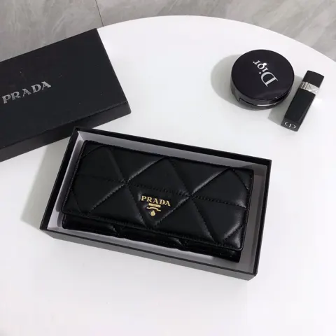 prada Wallet