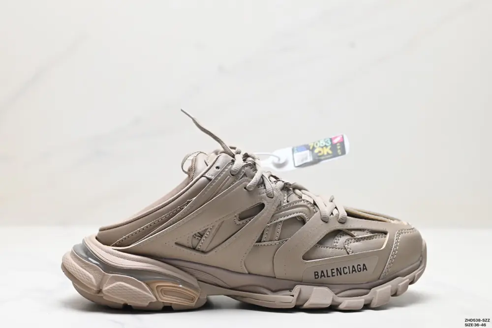 Balenciaga Track Mule 1.0 leather closed-toe slippers 653813