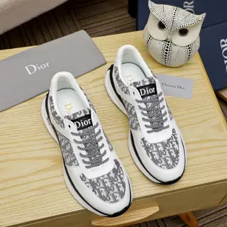 Dior counter simultaneous sale