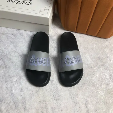 Alexander McQUEEN flip flops
