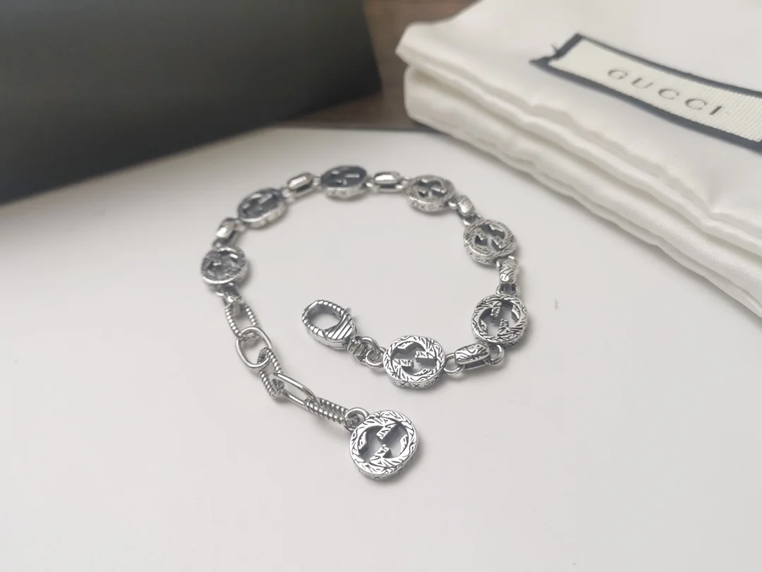 Gucci Ancient floral double G logo bracelet Decorated with exquisite Arabic engravings