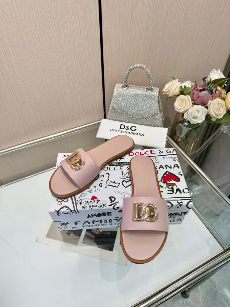 Dolce & Gabbana slippers