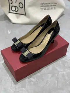 Salvatore Ferragamo Long-term stock SF salvatore Ferraga*o Flat head and round head