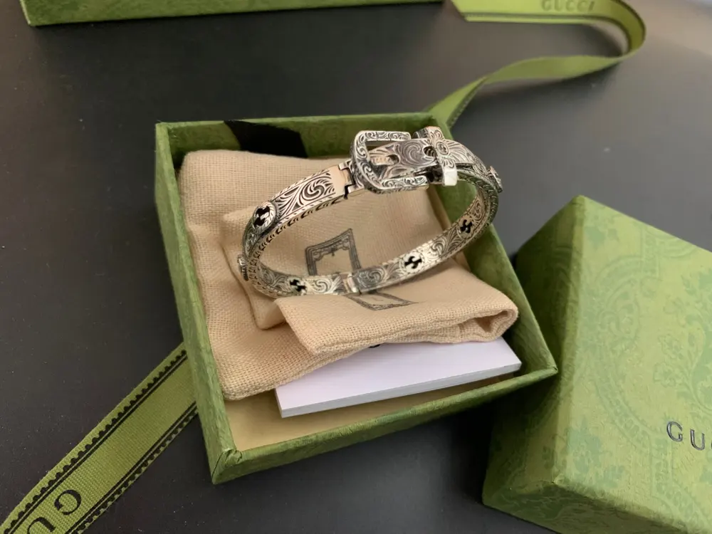 Gucci antique silver leather buckle belt interlocking G hollow carved vine flower bracelet