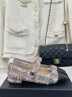 Chanel classic color-blocked Mary Jane shoes