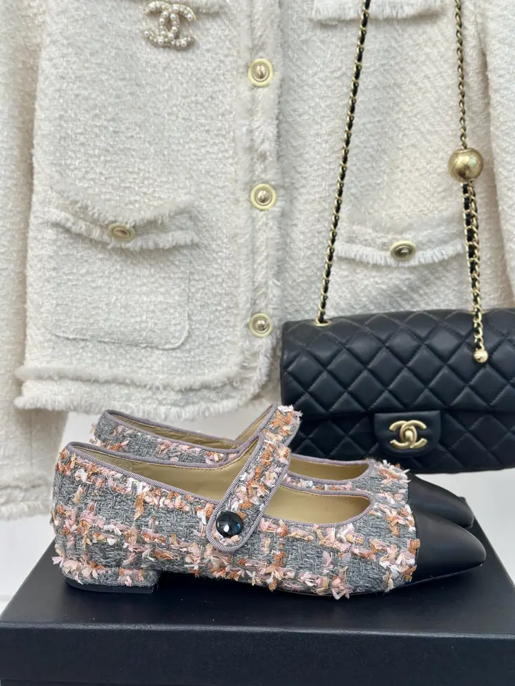 Chanel classic color-blocked Mary Jane shoes