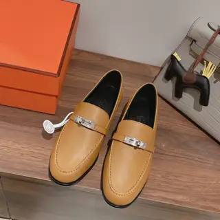 Hermes Kelly buckle loafers. I bought the product again at the beginning of the year. It