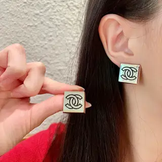 Chanel second-hand earrings