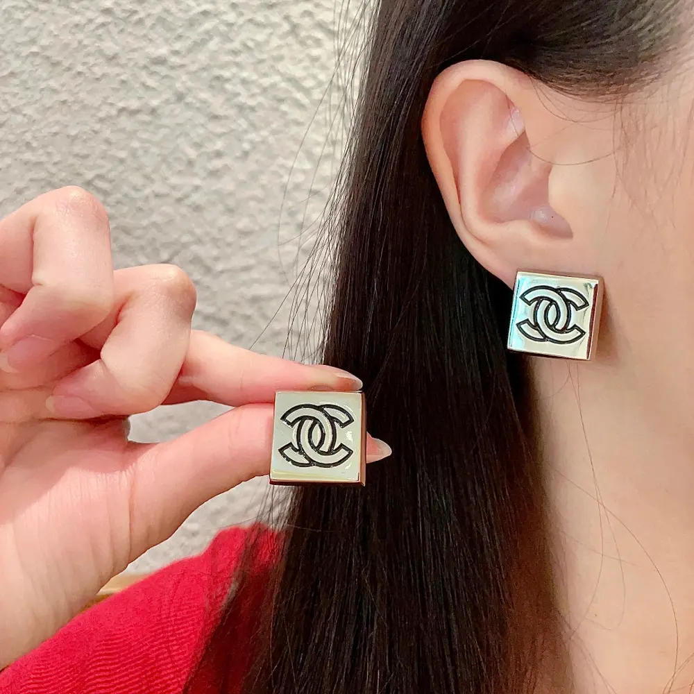 Chanel second-hand earrings